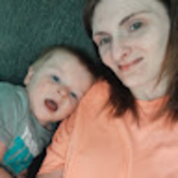 Meet your Posher, Erika - Picture 1 of 1